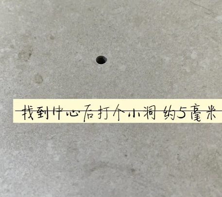源城瓷砖空鼓维修公司专业解答在瓷砖铺贴过程中，如果砂料搅拌不均匀，将会带来以下问题